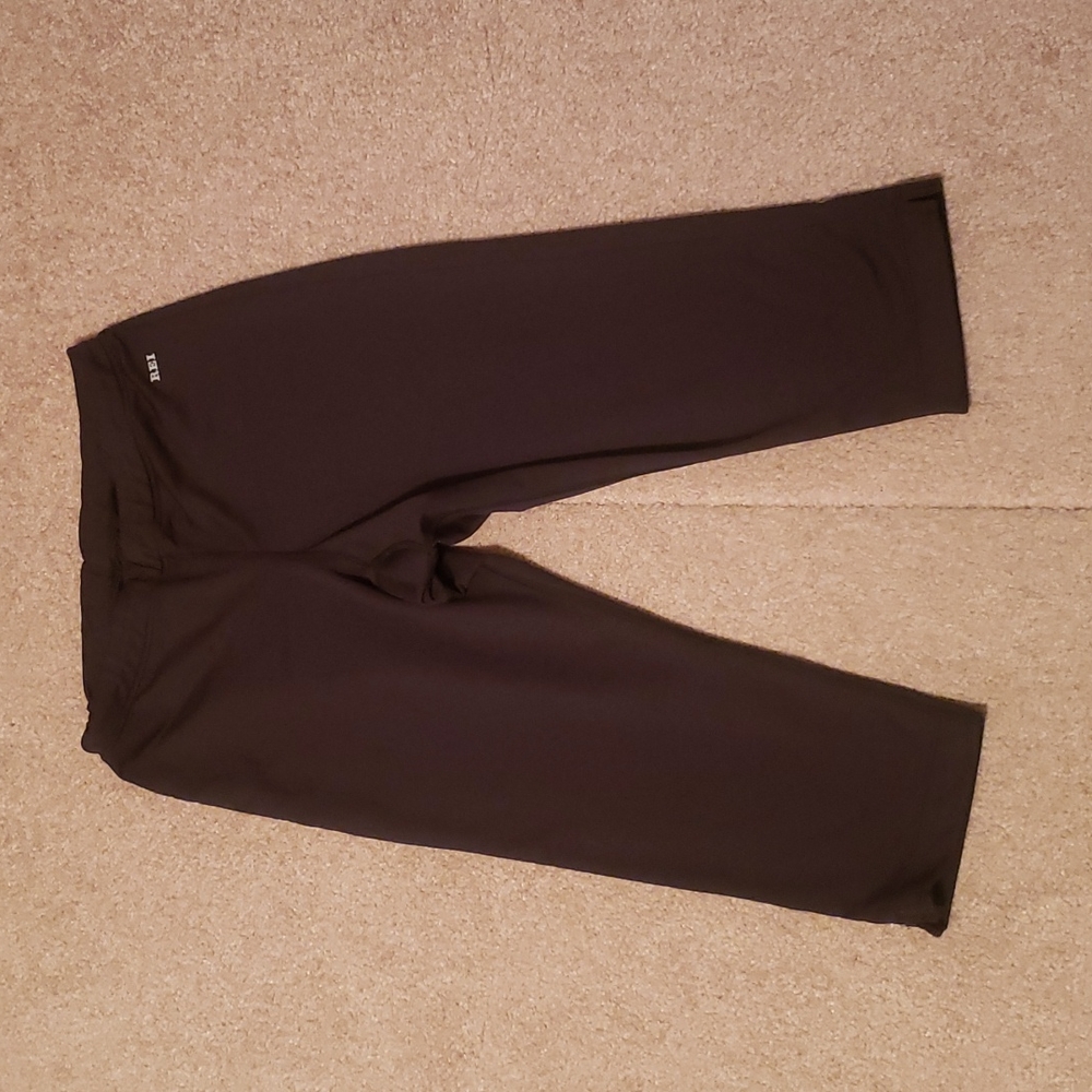 REI Women's Black Capris
